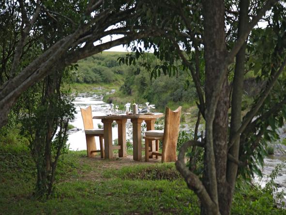 Naibor Luxury Camp - River Dining 